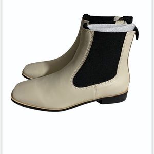 Random Piece Cream Leather Chelsea Boots NWOT